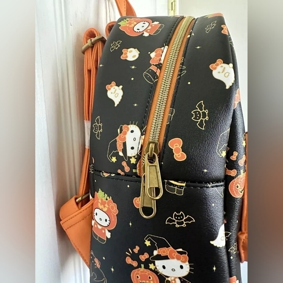 Hello Kitty Loungefly Pumpkin Mini Backpack – Halloween Edition - NWT main image 9